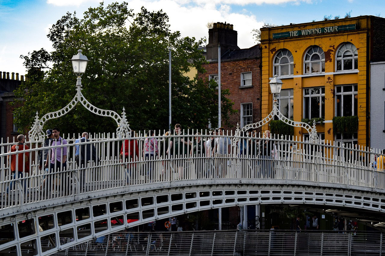 the-hapenny-bridge.jpg